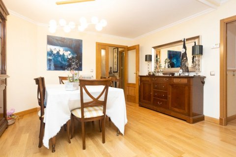 Apartment for sale in Madrid, Spain 4 bedrooms, 160 sq.m. No. 61689 - photo 6