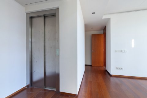 Triplex for sale in Madrid, Spain 4 bedrooms, 468 sq.m. No. 2389 - photo 16