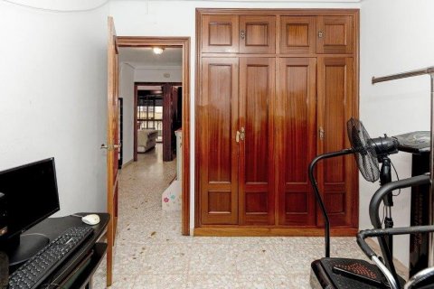 Townhouse for sale in Sevilla, Seville, Spain 6 bedrooms, 165 sq.m. No. 62998 - photo 7