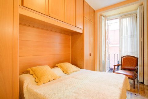 Apartment for sale in Madrid, Spain 4 bedrooms, 163 sq.m. No. 61070 - photo 19