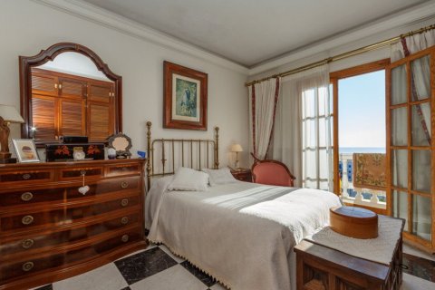 Villa for sale in Manilva, Malaga, Spain 5 bedrooms, 460 sq.m. No. 3275 - photo 14
