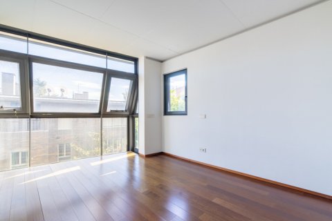 Triplex for sale in Madrid, Spain 4 bedrooms, 468 sq.m. No. 2389 - photo 6