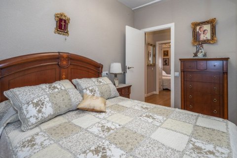 Apartment for sale in Madrid, Spain 3 bedrooms, 114 sq.m. No. 61093 - photo 13