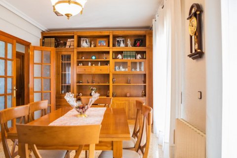 Villa for sale in El Escorial, Madrid, Spain 4 bedrooms, 435 sq.m. No. 62010 - photo 6