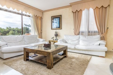 Duplex for sale in El Paraiso, Alicante, Spain 3 bedrooms, 254 sq.m. No. 61611 - photo 2