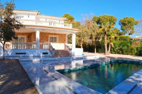 Villa for sale in Santa Ponsa, Mallorca, Spain 5 bedrooms, 330 sq.m. No. 18466 - photo 1