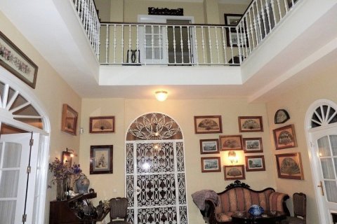 Townhouse for sale in Sevilla, Seville, Spain 9 bedrooms, 600 sq.m. No. 3379 - photo 7