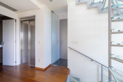Triplex for sale in Madrid, Spain 4 bedrooms, 468 sq.m. No. 2389 - photo 18