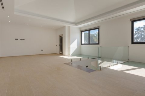 Villa for sale in Sotogrande, Cadiz, Spain 8 bedrooms, 1.6 sq.m. No. 3270 - photo 16