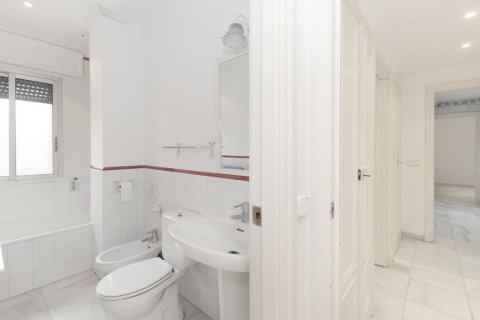 Apartment for sale in Jerez de la Frontera, Cadiz, Spain 5 bedrooms, 430 sq.m. No. 61618 - photo 16
