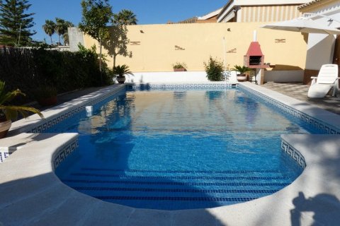 Villa for sale in El Santiscal, Cadiz, Spain 5 bedrooms, 160 sq.m. No. 3406 - photo 5