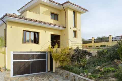 Villa for sale in Jerez de la Frontera, Cadiz, Spain 5 bedrooms, 354 sq.m. No. 3289 - photo 1