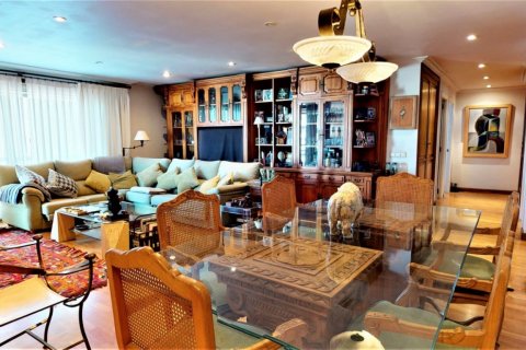 Apartment for sale in Valencia, Spain 4 bedrooms, 159 sq.m. No. 62675 - photo 4